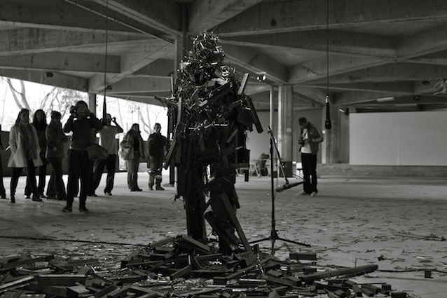 # 3 (da série Corpo Ruído – performance)